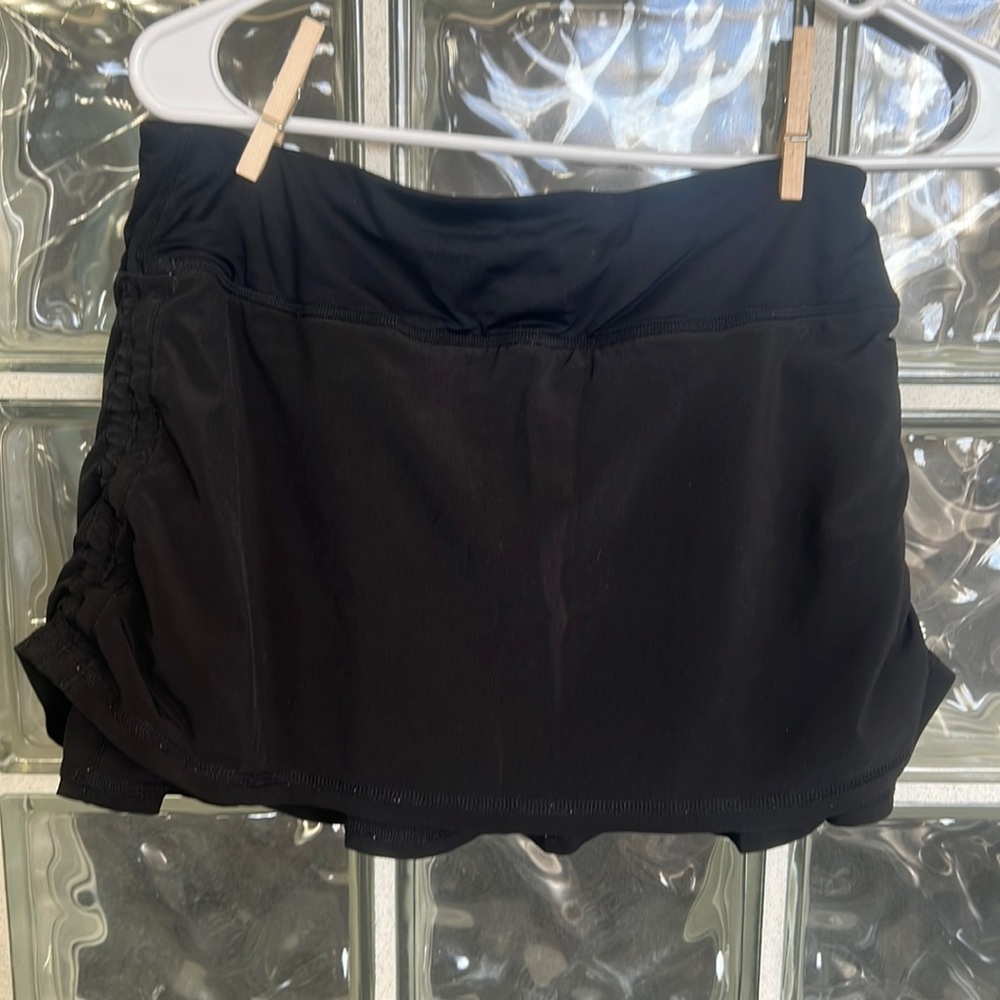 Lululemon skirt size 4